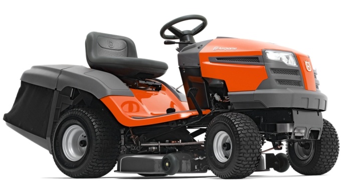 Husqvarna TC 138 Tractor in the group Husqvarna Forest and Garden Products / Husqvarna Ride- on lawnmower / Garden Tractors at GPLSHOP (9605101-79)