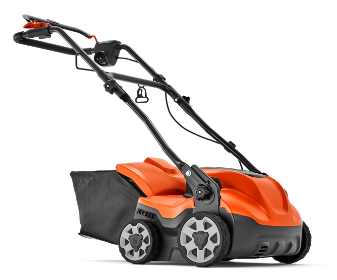 Husqvarna Scarifier S138C in the group Husqvarna Forest and Garden Products / Husqvarna Scarifier / Electric scarifier at GPLSHOP (9679223-01)