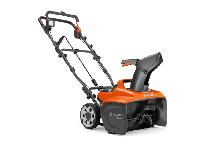 Husqvarna ST 143i Snow Blower in the group Husqvarna Forest and Garden Products / Husqvarna Snow Throwers at GPLSHOP (9707890-01)