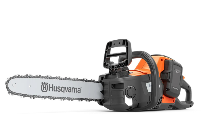 Husqvarna 242i battery chainsaw with battery and charger in the group Husqvarna Forest and Garden Products / Husqvarna Chainsaws / Battery Chainsaws at GPLSHOP (9708384-07)