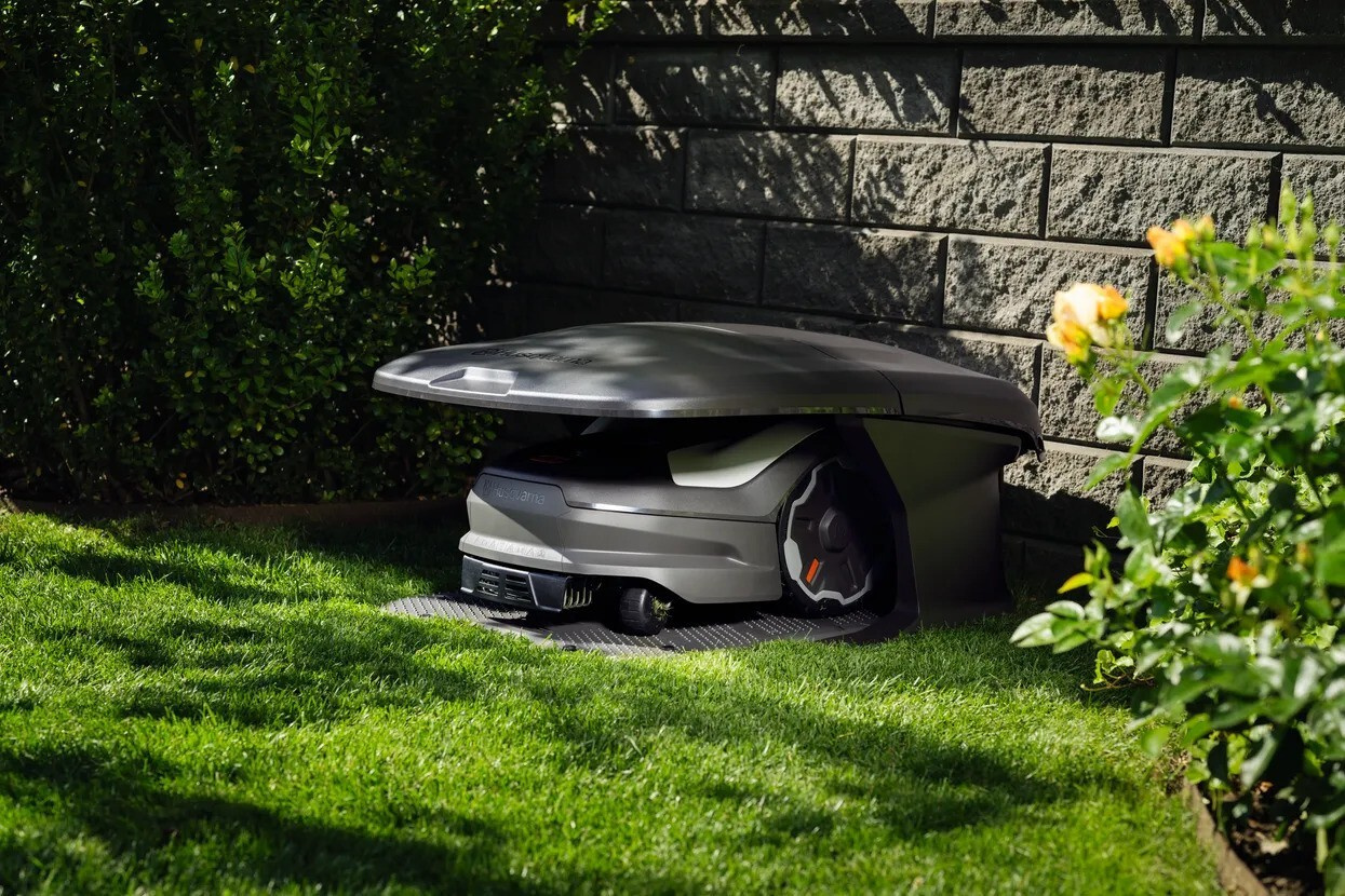 Husqvarna Automower® house (garage) Medium 300 & 400 series