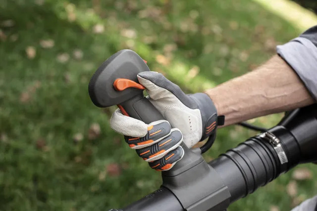 Husqvarna 345BT Leaf blower