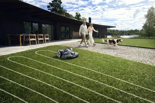 Husqvarna Automower® 320 Nera Robotic with wire free technology