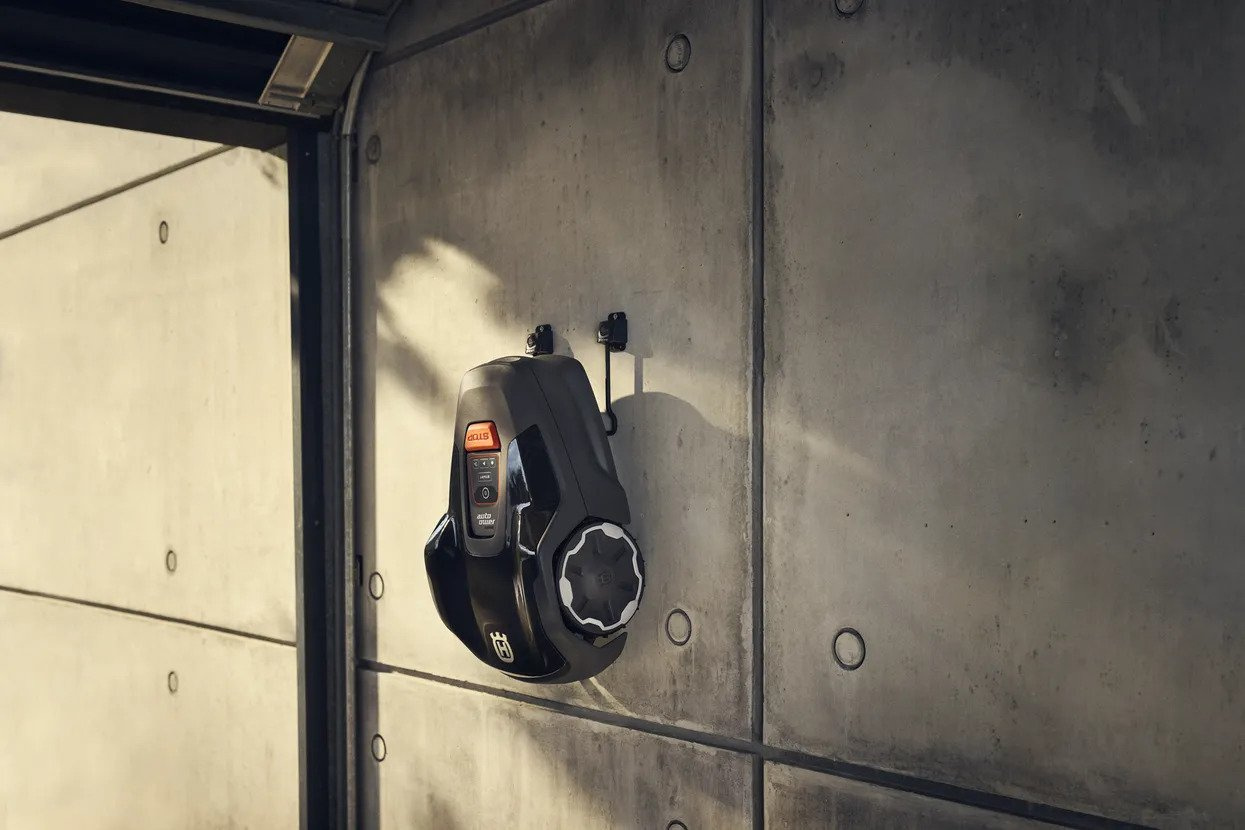 Husqvarna Automower® Aspire™ R4 Start Kit