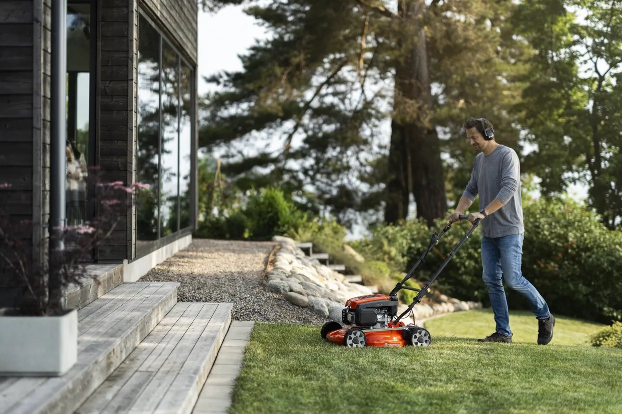 Husqvarna LB 244E Lawnmower