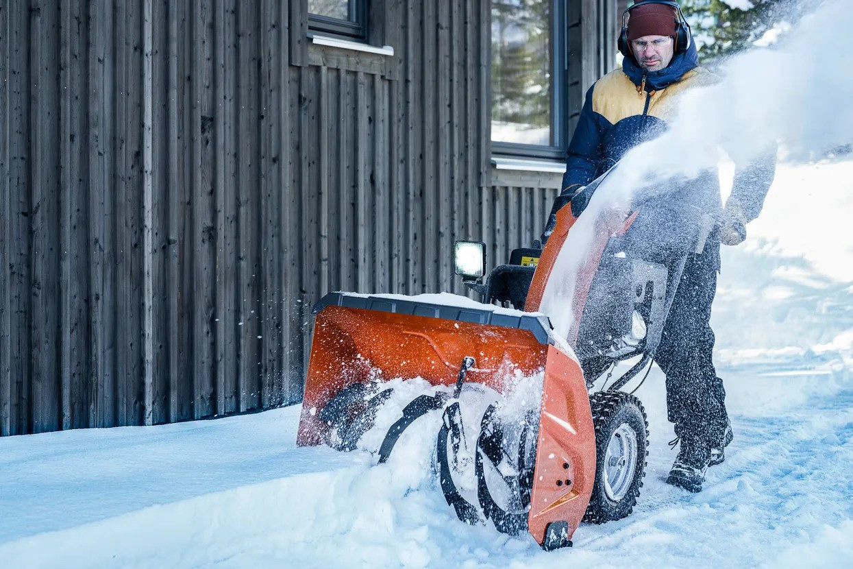 Husqvarna ST 376 Snow Blower