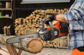 Husqvarna 242i battery chainsaw without battery and charger Husqvarna 242i battery chainsaw without battery and charger