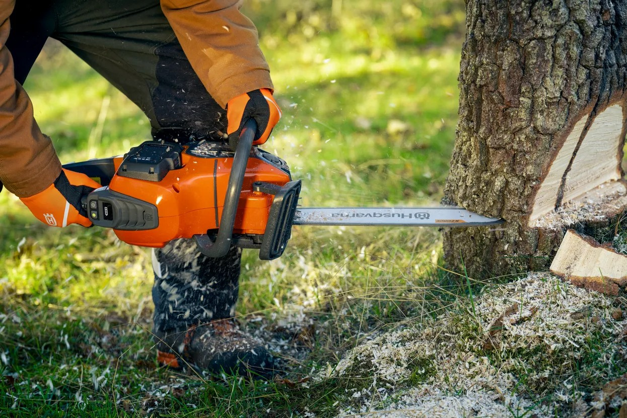 Husqvarna 440i Battery chainsaw without battery and charger