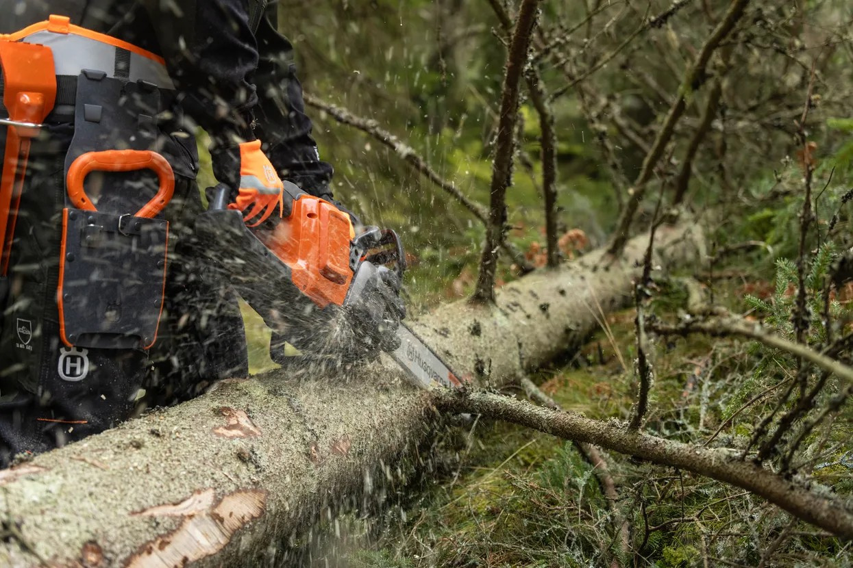 Husqvarna 440i Battery chainsaw without battery and charger